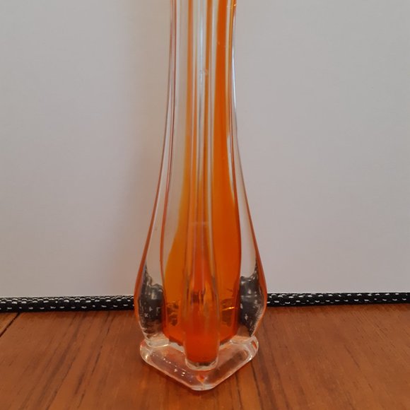 Vintage 4 Finger Orange Swung Vase - Beautiful! - Picture 9 of 13
